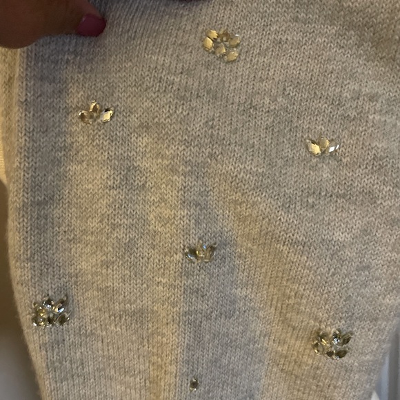 Banana Republic NWT light gray scarf w/rhinestones - Picture 2 of 6